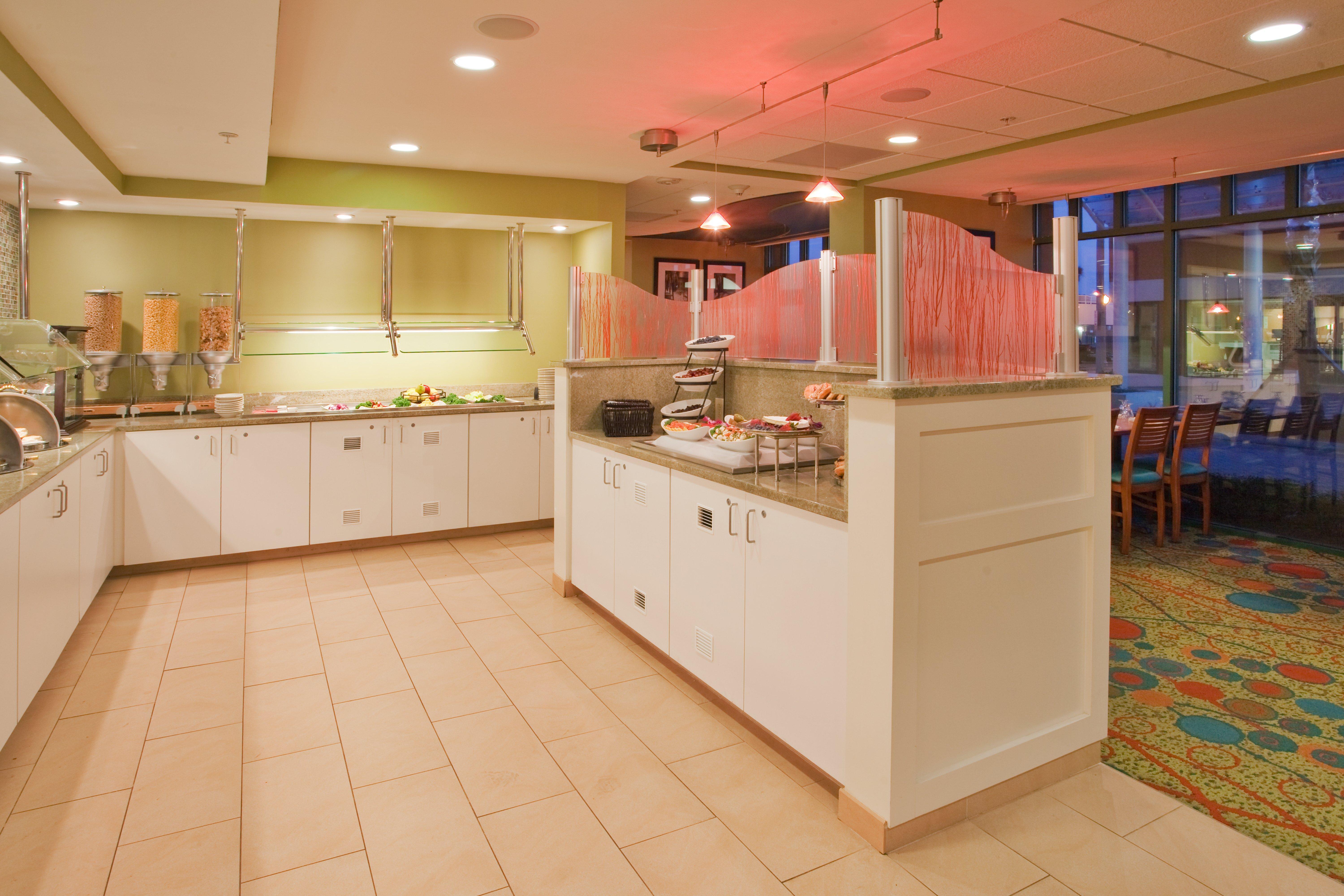 Holiday Inn & Suites Virginia Beach - North Beach By Ihg Exterior photo