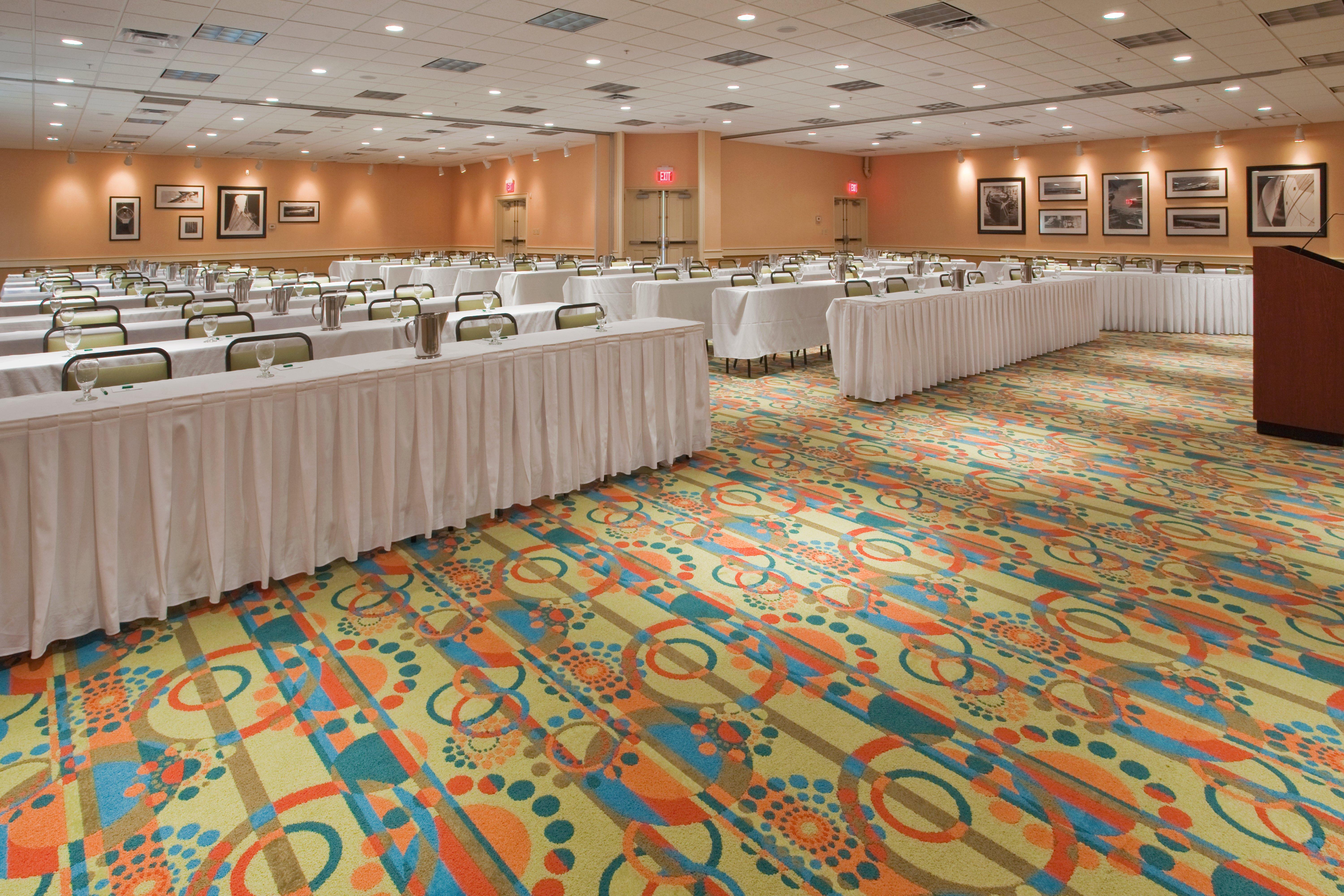 Holiday Inn & Suites Virginia Beach - North Beach By Ihg Exterior photo